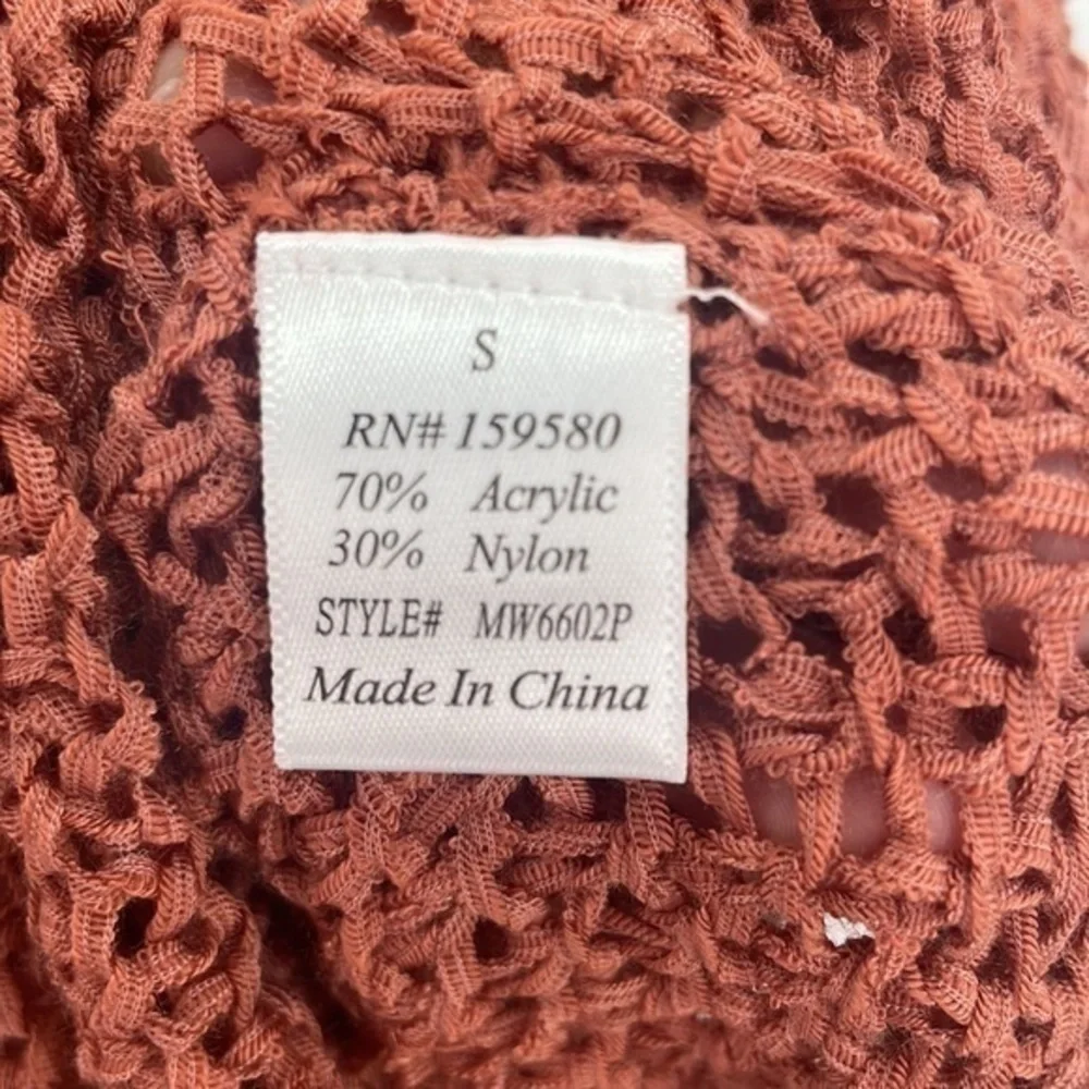 UEC Pink Lily orange lightweight v-neck sweater small perfect for summer